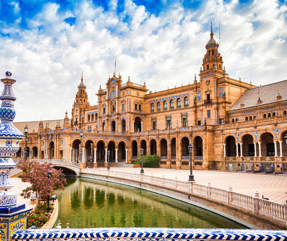 Colaboración empresarial de AJE Sevilla y TACTIO