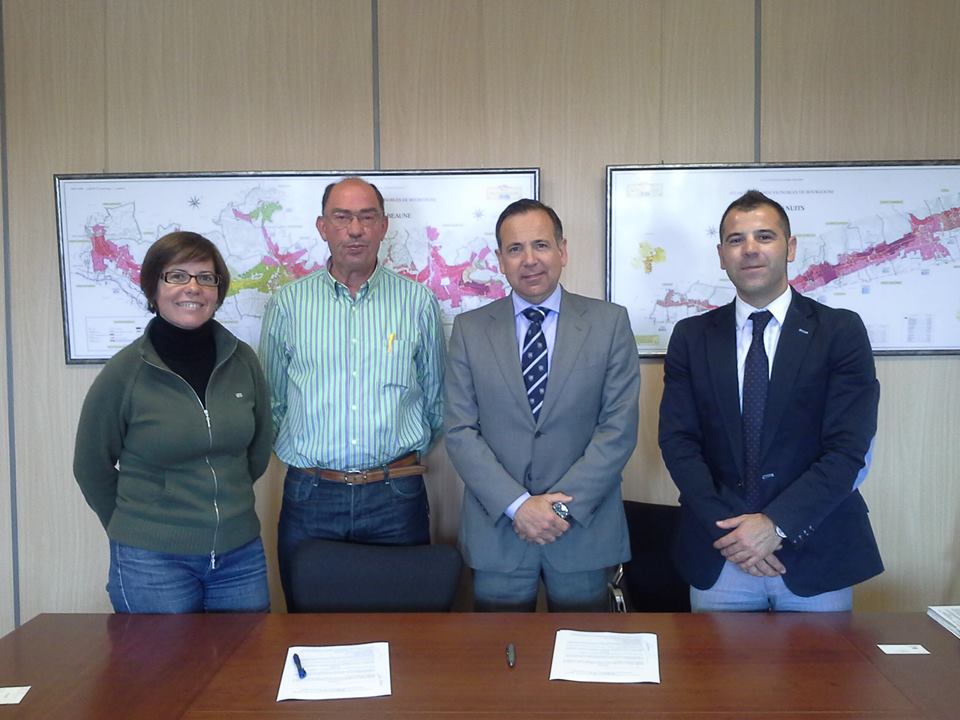 TACTIO y ABRA firman un acuerdo estratégico para impulsar la profesionalización y competitividad de las bodegas de Rioja Alavesa