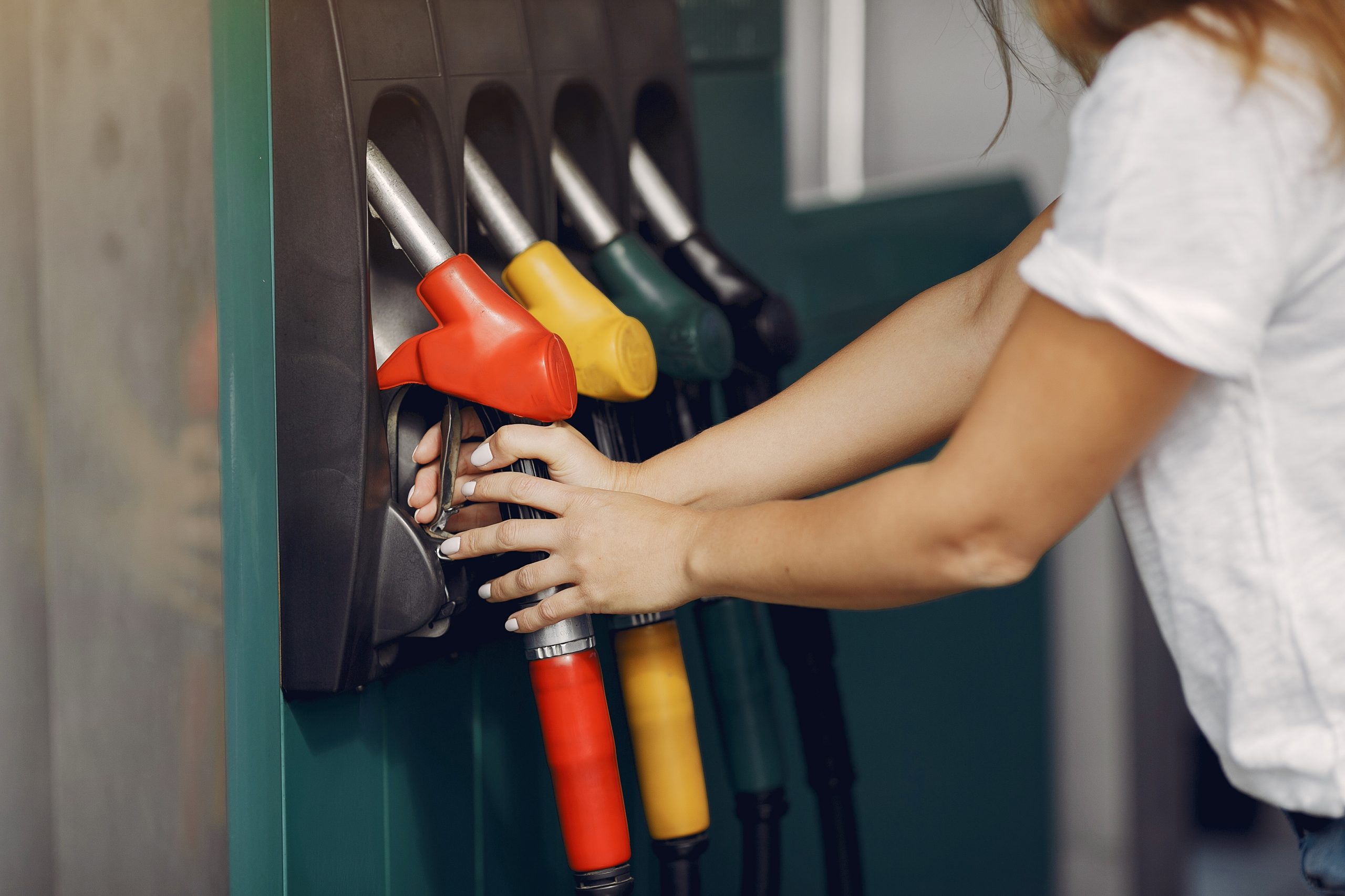 Factores externos inciden en los precios de la energía