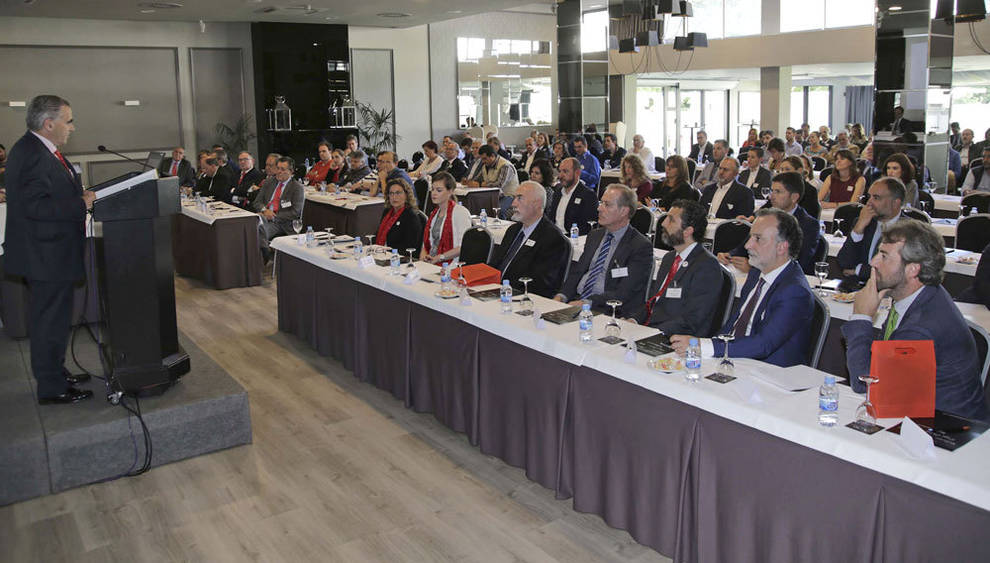 Una sesión en Navarra sobre los retos de las empresas familiares